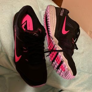 Women’s Nike Juniper Trail Black Hyper Pink Lilac Shoes Size 9 Brand New
